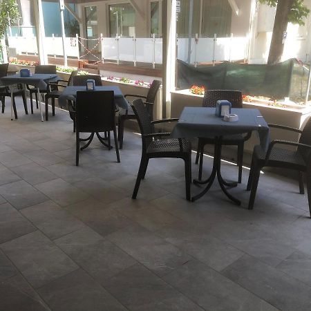 Hotel Laura Rimini Ngoại thất bức ảnh