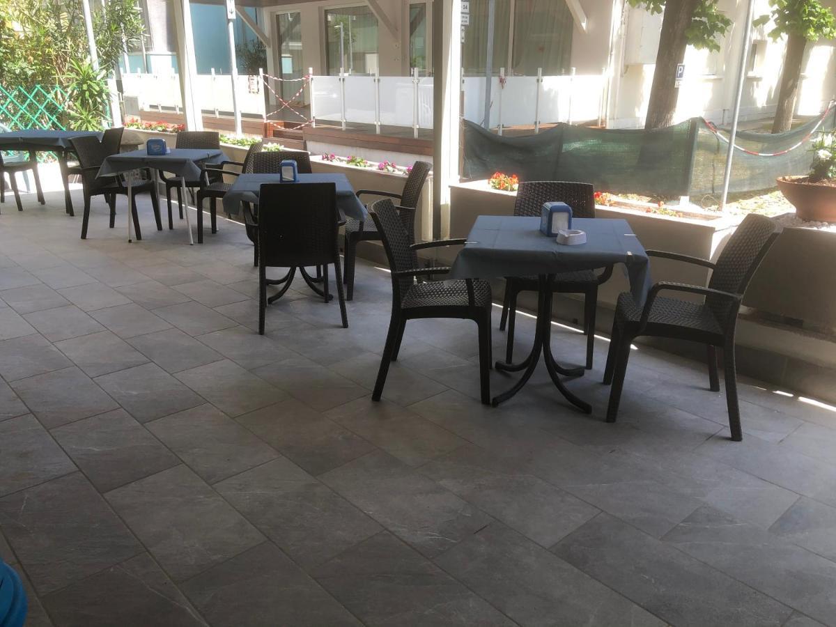 Hotel Laura Rimini Ngoại thất bức ảnh
