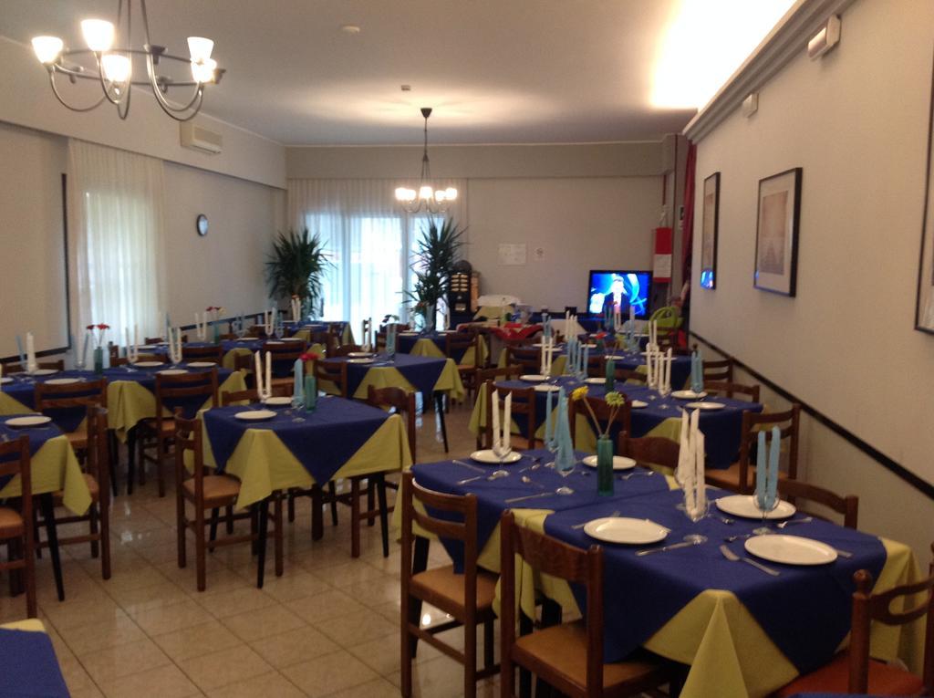 Hotel Laura Rimini Ngoại thất bức ảnh