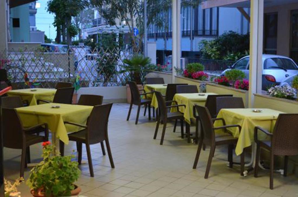 Hotel Laura Rimini Ngoại thất bức ảnh