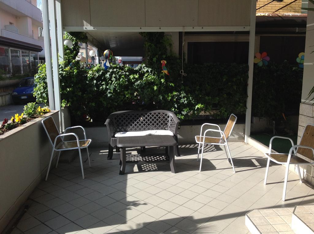 Hotel Laura Rimini Ngoại thất bức ảnh